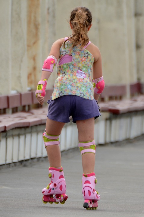 Roller Skating What To Wear And What Not To Wear Rainbow Rink